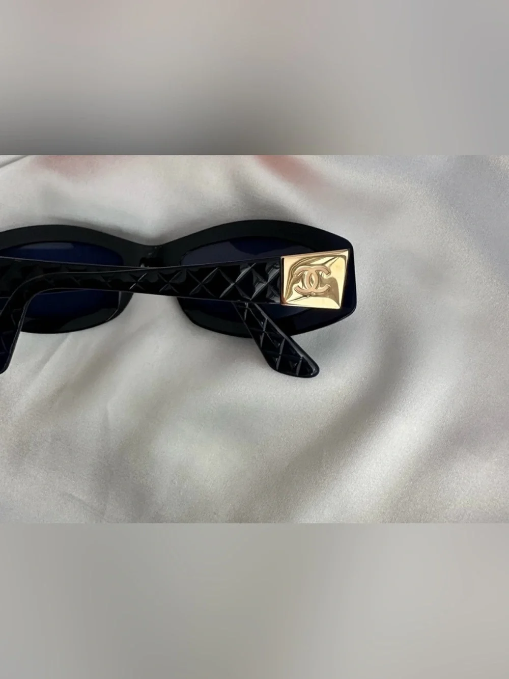 Like New CHANEL Black Quilted Frame Sunglasses with Gold CC Plaques #070